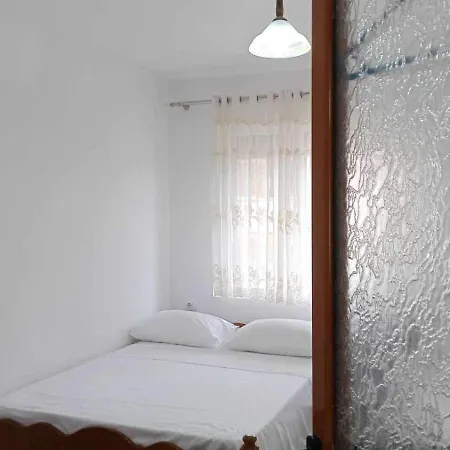 Mond Apartment *